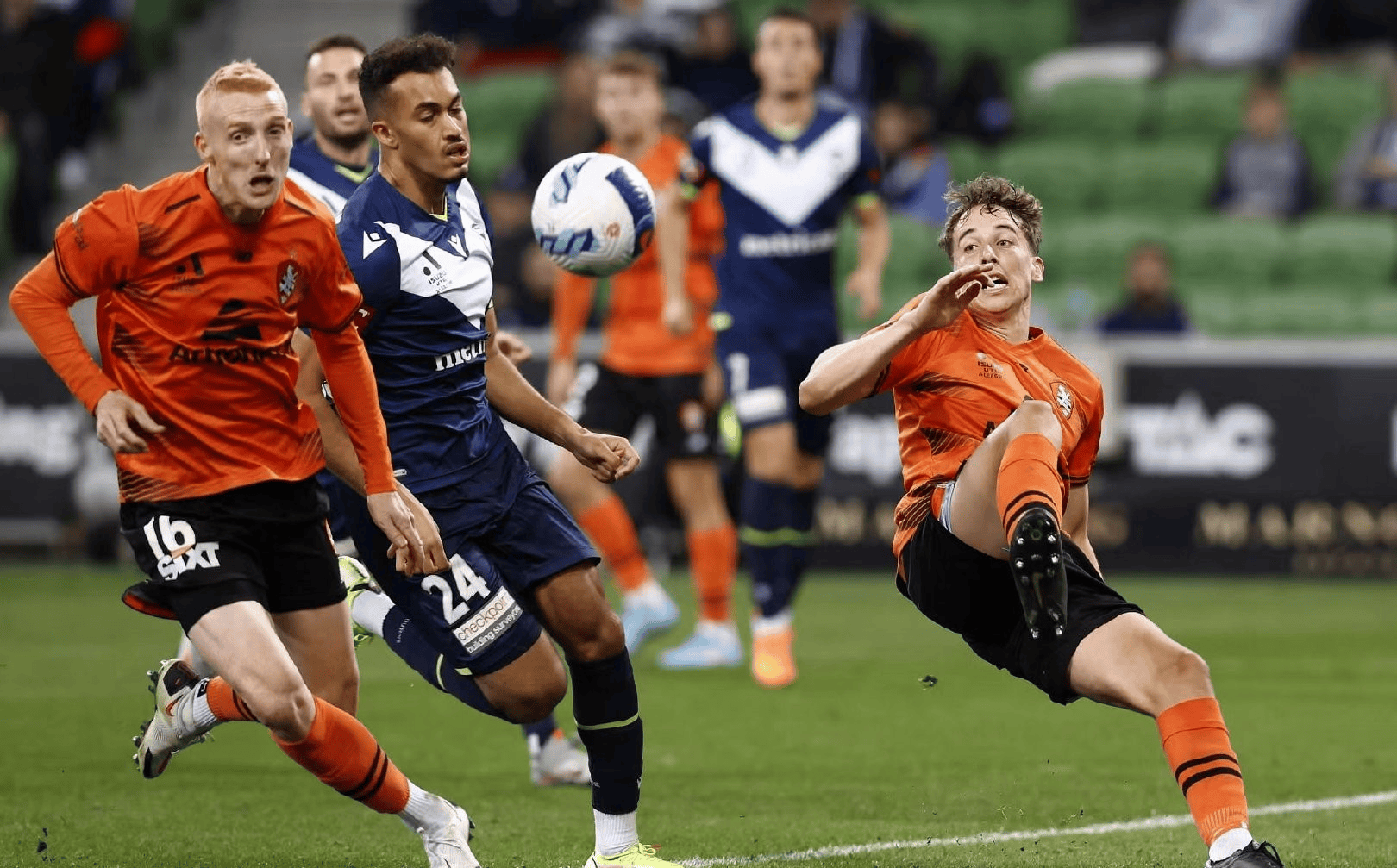 澳大利亚队带队取胜！，蒂姆重要时刻重返赛场赛场气氛高涨的简单介绍