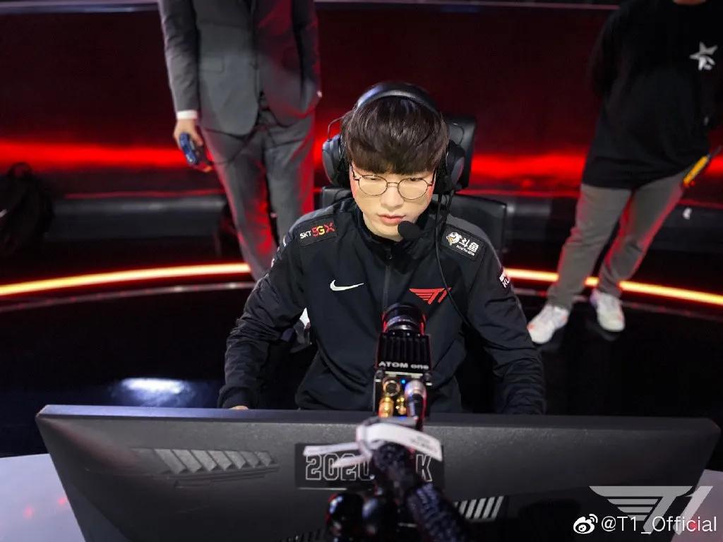 接受日本投降的中国人是谁