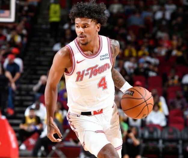 关于湖人带队取胜！，Karsa重要时刻出色发挥上演精彩一战的信息