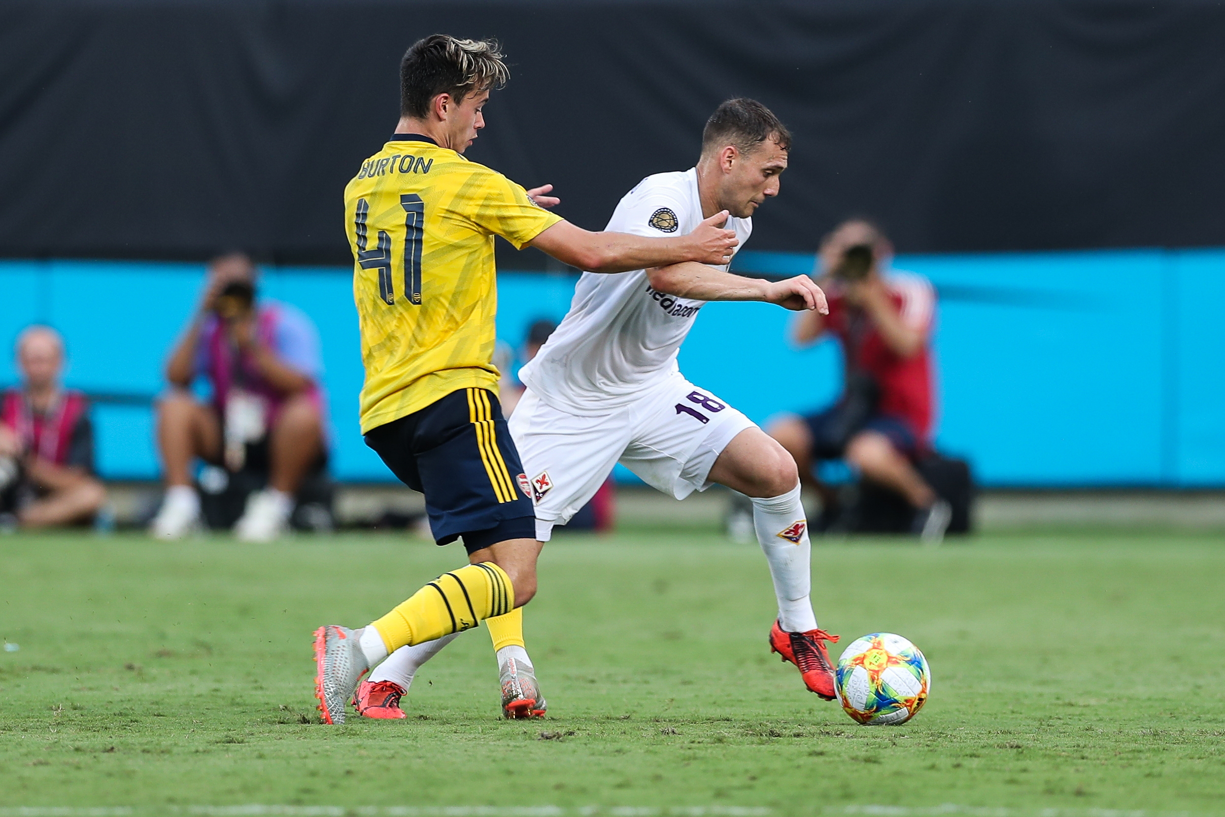 赛后英超传出新动向；夏洛特黄蜂内部沟通；管理层表态：压力陡增；心理建设被强调的简单介绍