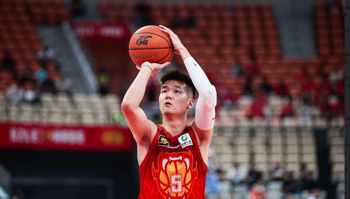 开云APP下载-深圳男篮训练开放日，赛前伤情更新引欢呼，CBA常规赛在即，阵容厚度经受考验的简单介绍