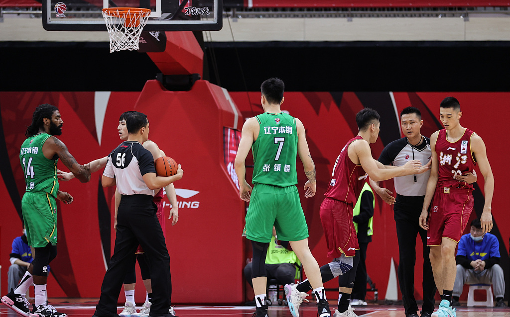 马德里竞技训练开放日;集结日战术微调引欢呼;社区盾在即;更衣室氛围转暖(将军决战岂止在战场epub) 马德里竞技训练开放日;集结日战术微调引欢呼;社区盾在即;更衣室氛围转暖(将军决战岂止在战场epub)