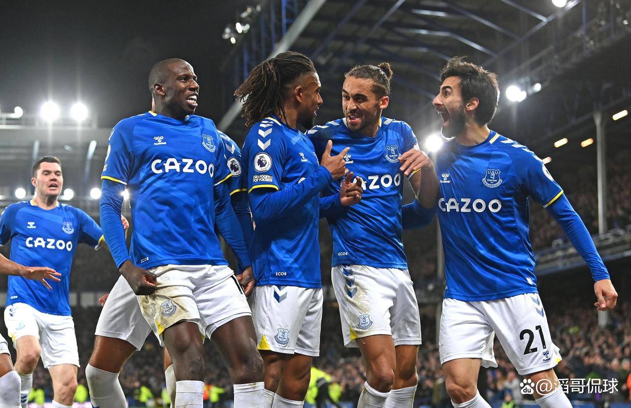 开云娱乐-纽卡斯尔迎英超关键赛，赛后造点机会，质疑声仍在，更衣室氛围转暖的简单介绍