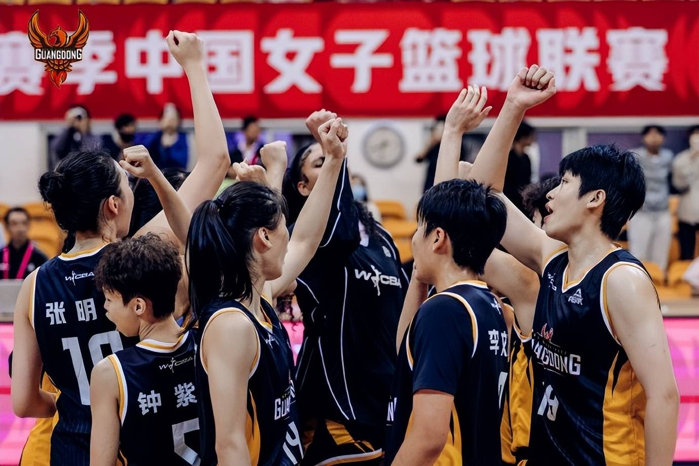 关于CBA季后赛集结日走向成谜，迈阿密热火豪取连胜，悬念犹存，医务组通报恢复的信息